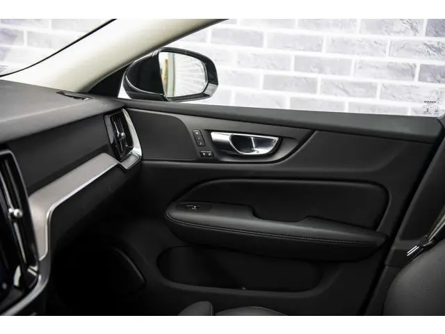 Volvo V60 2.0 B3 Plus Bright 2022 Benzine 33