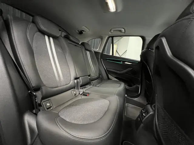 BMW X1 xDrive25e 2022 Hybride Benzine 31