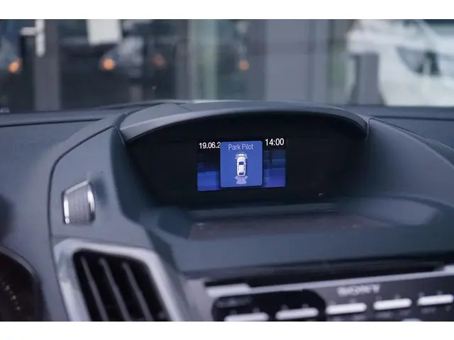 Ford C-MAX 1.0 Titanium 2013 Benzine 34