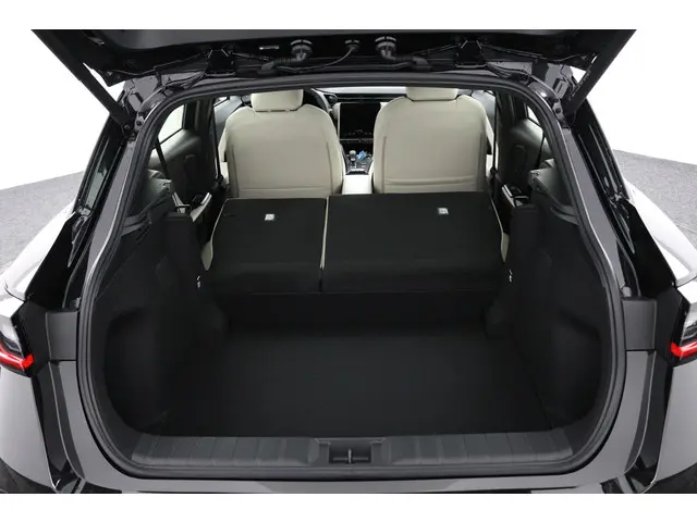 Lexus LBX Elegant 2WD 2025 Hybride Benzine 25