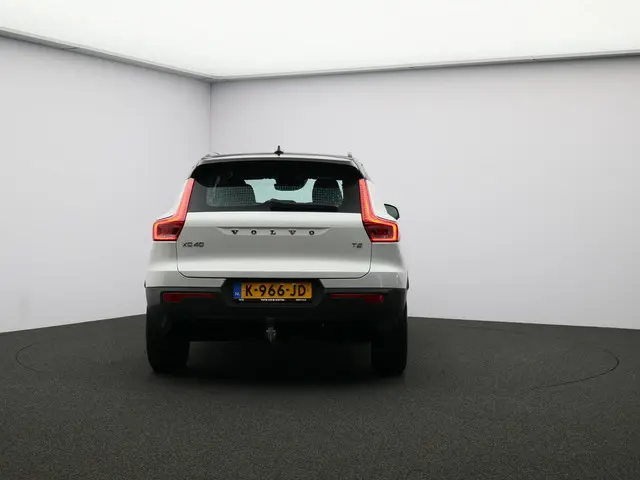 Volvo XC40 T2 Automaat R-Design 2021 Benzine 31