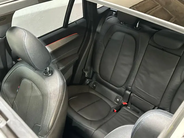 BMW X1 xDrive20i High Executive 2018 Benzine 17