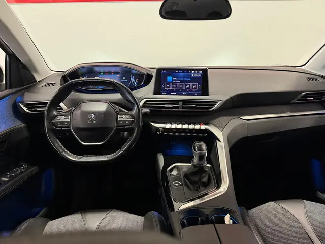 Peugeot 3008 1.2 PureTech 2018 Benzine 17