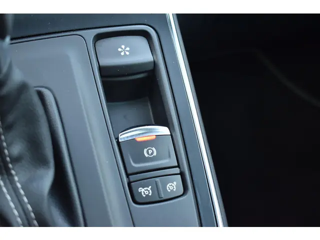 Renault Scénic TCe 140 EDC Black Edition 2019 Benzine 26
