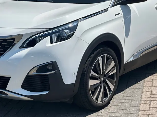 Peugeot 5008 1.2 PureTech PANO GT-Line 7 p 2019 Benzine 4