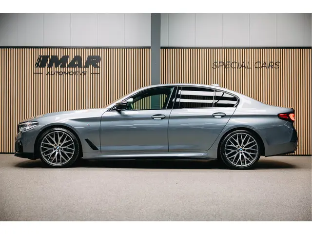 BMW 5 Serie 540i High Executive Edition 2019 Benzine 10