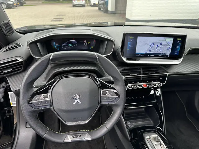Peugeot e-2008 EV GT Pack 136 PK 2022 Elektrisch 14