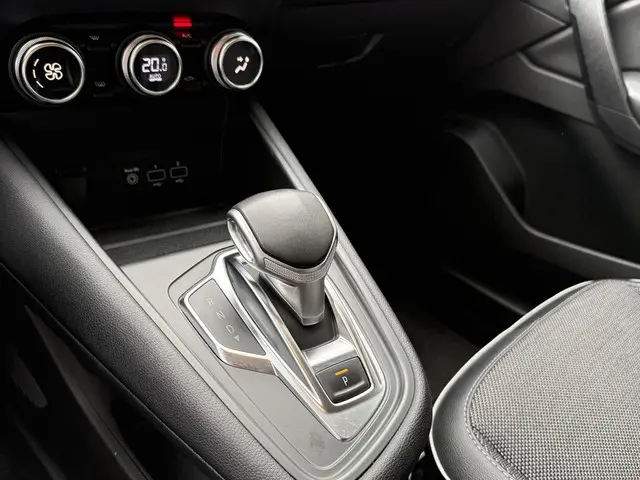 Renault Captur 1.3 TCe 140 Intens 2021 Benzine 22