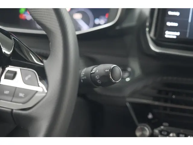 Peugeot 2008 PureTech 130 EAT8 GT 2024 Benzine 40