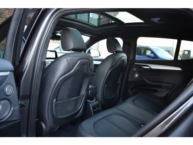 BMW X2 xDrive25e M-Sport 2021 Hybride Benzine 39