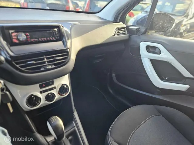 Peugeot 208 1.0 VTi LIKE 2014 Benzine 18