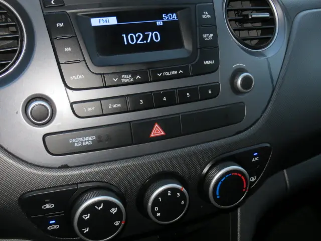 Hyundai i10 1.0i Comfort rijdbare schade !!! 2018 Benzine 6