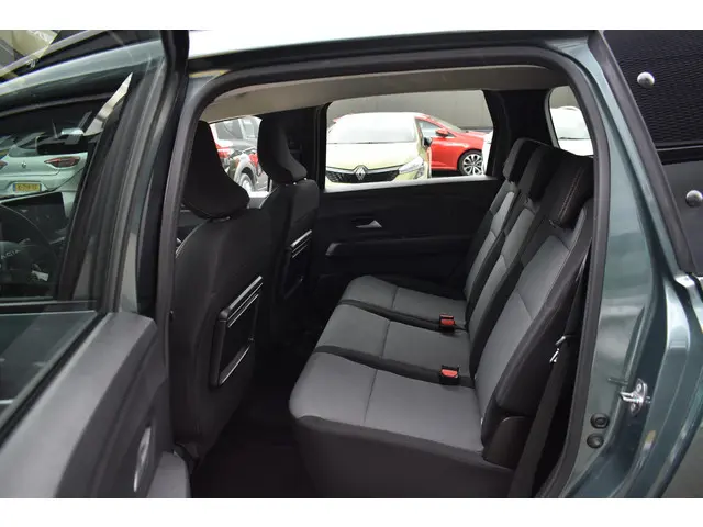 Dacia Jogger TCe 110 Extreme 2024 Benzine 12