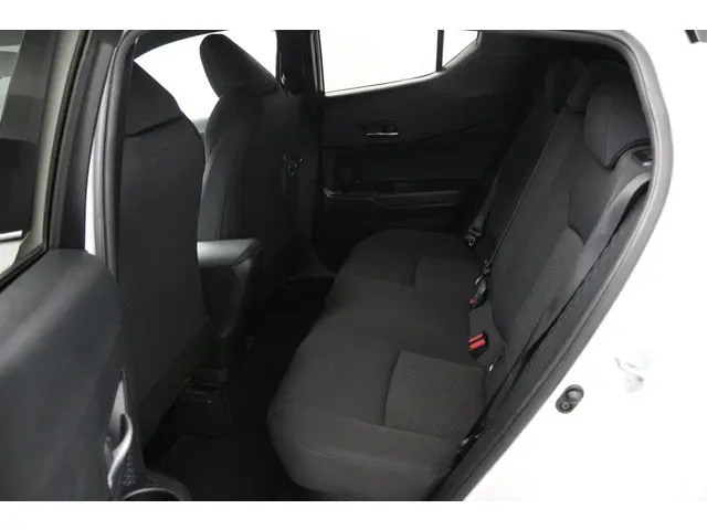 Toyota C-HR 1.8 Hybrid Dynamic 2018 Hybride Benzine 18