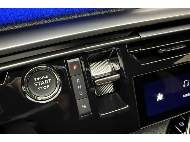 Peugeot 3008 1.2 Hybrid GT 2024 Hybride Benzine 31