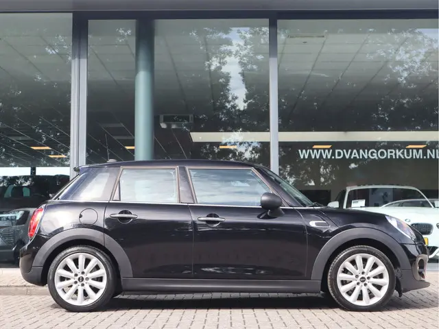 MINI 5-Deurs Mini 1.5 2019 Benzine 6