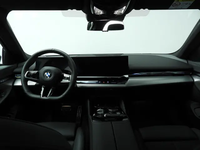 BMW 5 Serie Sedan 540d xDrive 2024 Diesel 10