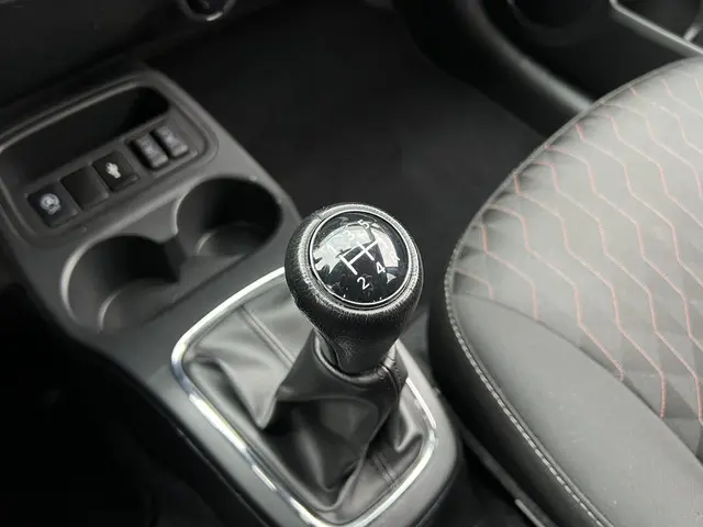 Mitsubishi Space Star 1.2 Intense 2021 Benzine 22