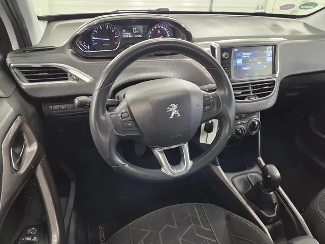Peugeot 2008 1.2 PureTech Active 2015 Benzine 7