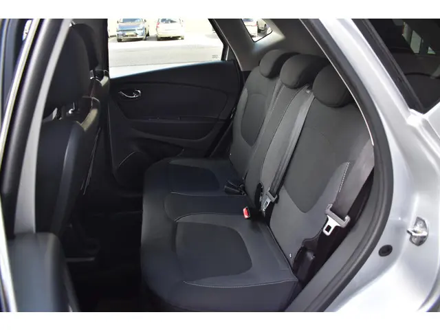 Renault Captur TCe 120 EDC Dynamique 2013 Benzine 16