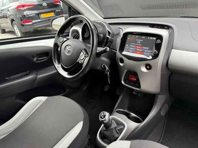 Toyota Aygo 1.0 VVT-i x-wave|Camera 2017 Benzine 21