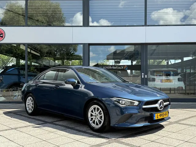 Mercedes-Benz CLA 180 Aut. Business Sol. 2021 Benzine 2