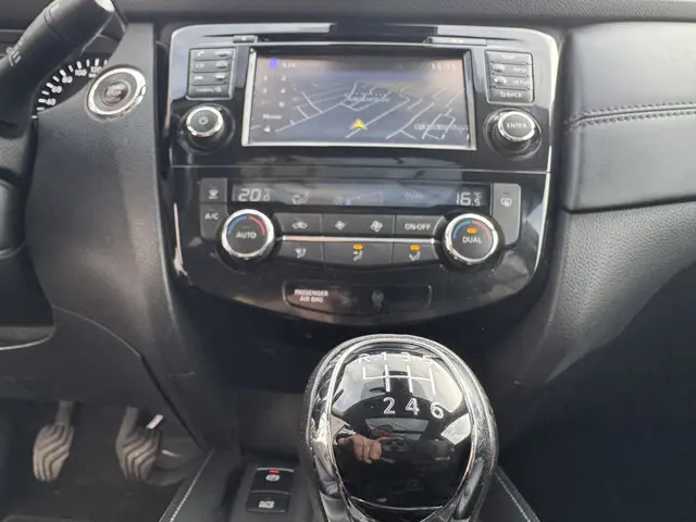 Nissan X-Trail 1.6 DIG-T Tekna 2017 Benzine 35