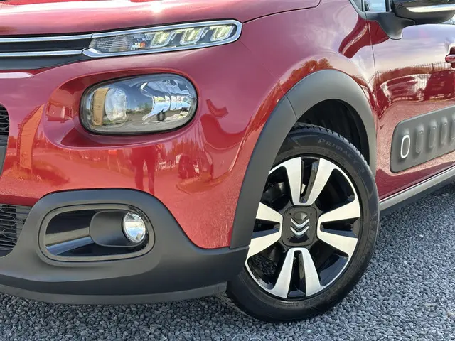 Citroën C3 1.2 PureTech S&S Shine 2017 Benzine 31