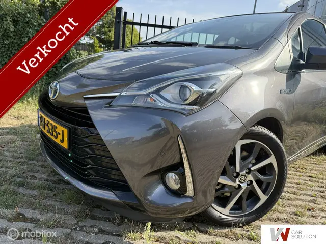 Toyota Yaris 1.5 Hybrid Premium 2017 Hybride Benzine 2
