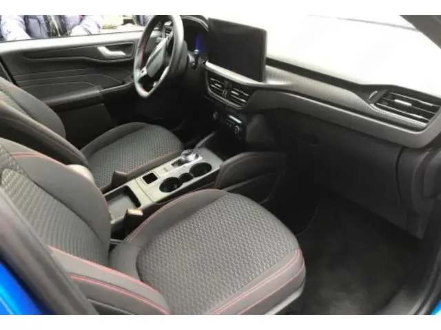 Ford Kuga 2.5 FHEV ST-Line 2024 Hybride Benzine 3
