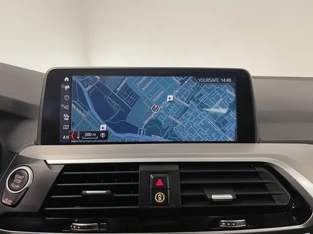 BMW X3 xDrive20i High Executive 2019 Benzine 16