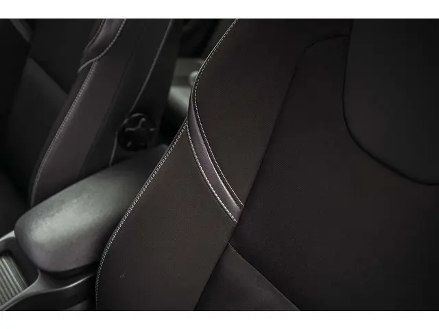 Volvo V40 T2 Polar+ Automaat 2019 Benzine 34