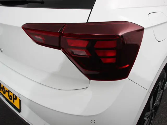 Volkswagen Polo 1.0 TSI R-Line DSG 2023 Benzine 16