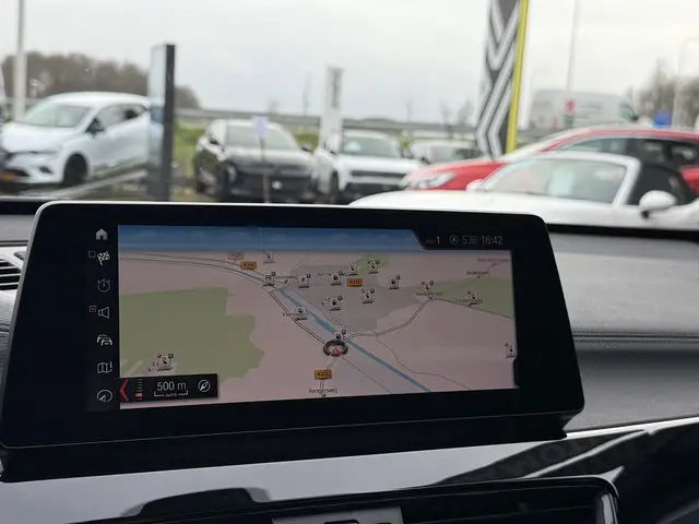 BMW X1 xDrive25e High Executive 2021 Hybride Benzine 11