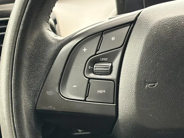 Citroën C4 Cactus 1.2 VTi Business 2014 Benzine 25