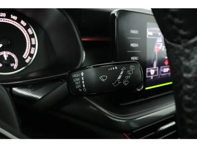 Škoda Scala 1.0 TSI 115pk Sport Business 2020 Benzine 31