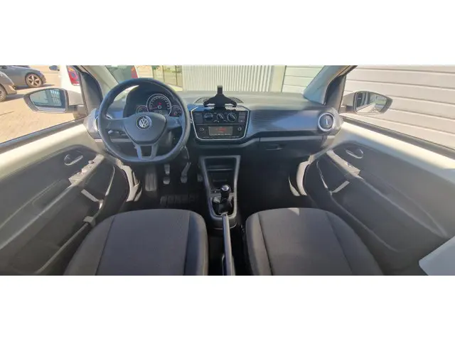 Volkswagen up! 1.0 BMT move up! 2017 Benzine 5