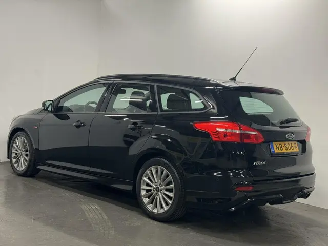 Ford Focus Wagon 1.5 ST-Line 2017 Benzine 6