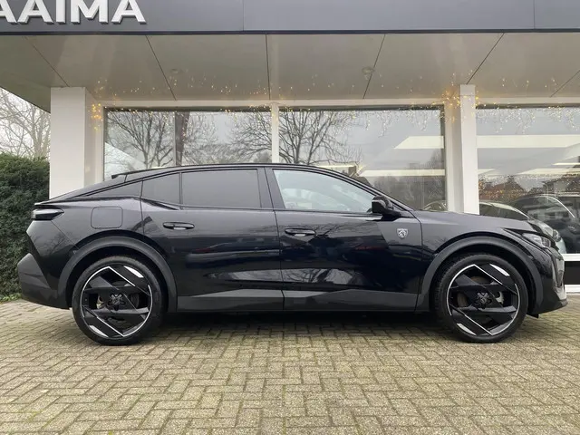 Peugeot 408 1.6 HYbrid 225 EAT8 GT 2024 Hybride Benzine 2