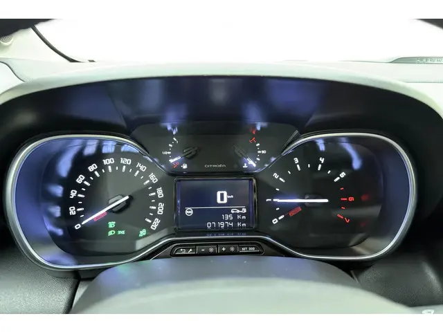 Citroën C3 Aircross 1.2 PureTech S&S Shine 2020 Benzine 23