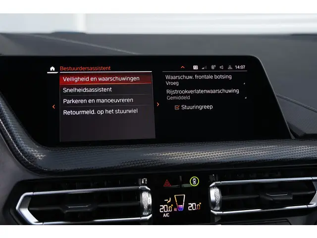 BMW 1 Serie 118i Executive Sportline Aut. 2021 Benzine 40