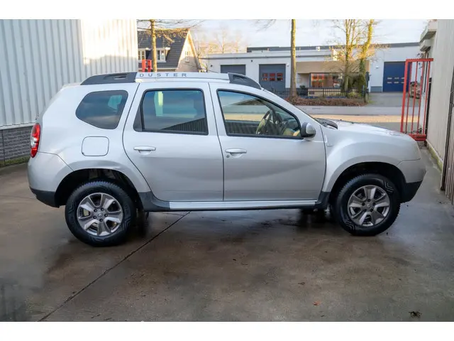 Dacia Duster 1.2 TCe 4x2 Lauréate 2015 Benzine 13