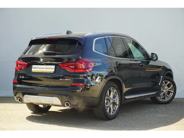 BMW X3 xDrive30e 2021 Hybride Benzine 2