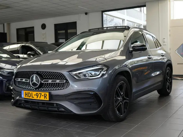 Mercedes-Benz GLA 250 AMG Line 2023 Benzine