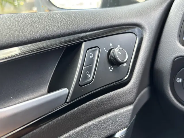 Volkswagen Golf 1.5 TSI Highline Business R 2018 Benzine 26