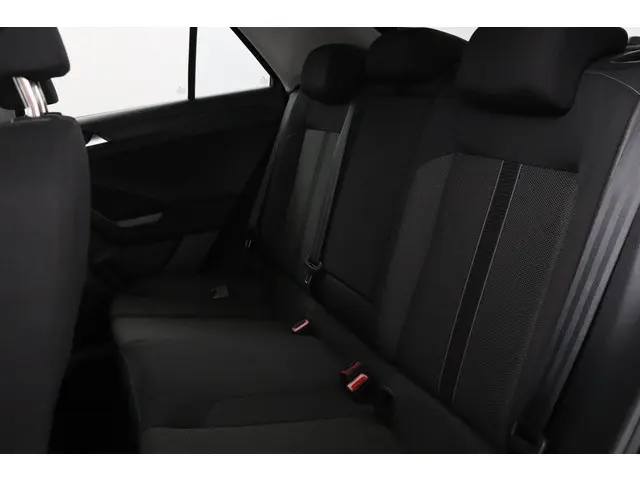 Volkswagen T-Roc 1.0 TSI 110pk Life 2023 Benzine 8