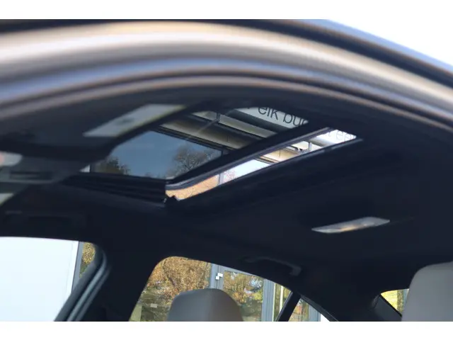 BMW 3 Serie 335i High Executive 2012 Benzine 31