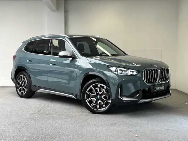 BMW X1 xDrive30e X-Line 2023 Hybride Benzine 8