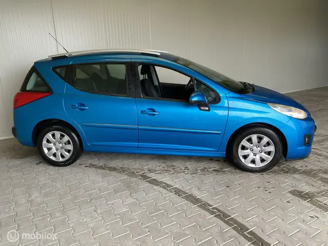 Peugeot 207 SW 1.4 VTi Access// APK // TREKHAAK // 2012 Benzine 2