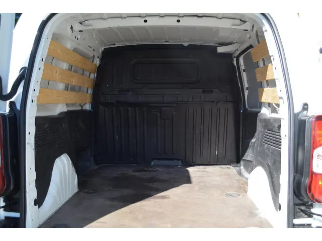 Opel Combo 1.5D L1H1 Edition 2020 Diesel 10